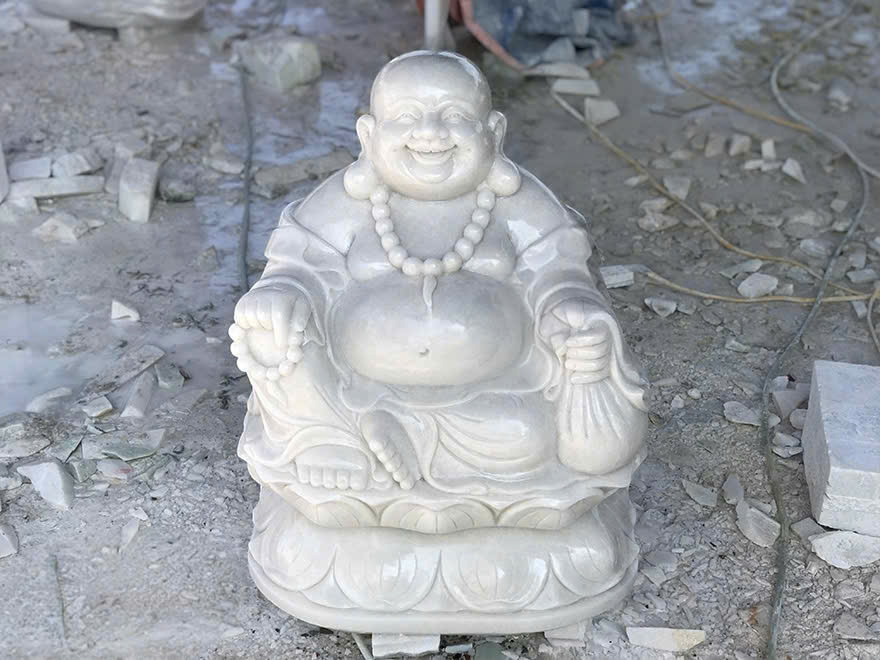 Tượng điêu khắc Phật Di Lặc ngồi trên đài sen bằng đá trắng nguyên khối cao 90cm T3659